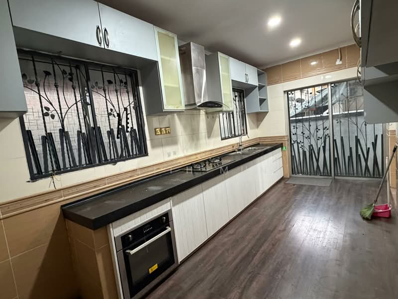 Rumah Bandar untuk Dijual di Jalan Ipoh (Kuala Lumpur) - Keith Mun - Kitchen - PropertyGuru.com.my
