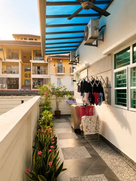 Rumah Berkembar untuk Dijual di Selayang (Selangor) - Vincent Goh - Balcony - PropertyGuru.com.my