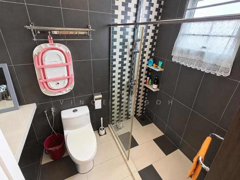 Rumah Berkembar untuk Dijual di Selayang (Selangor) - Vincent Goh - Bathroom - PropertyGuru.com.my