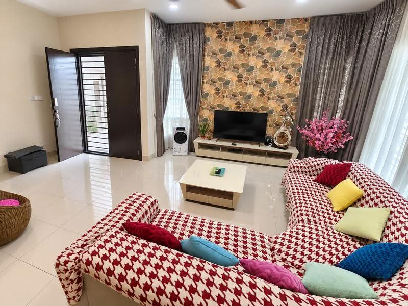 Rumah Berkembar untuk Dijual di Selayang (Selangor) - Vincent Goh - Living Room - PropertyGuru.com.my