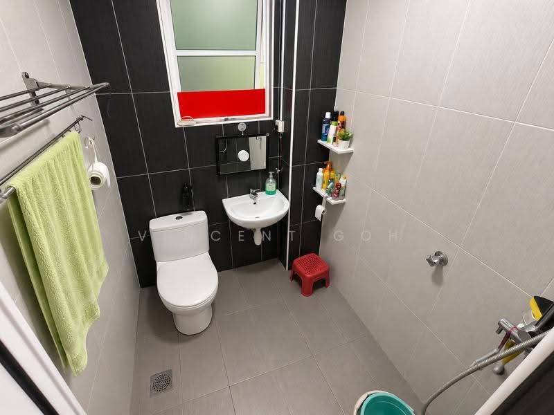 Rumah Berkembar untuk Dijual di Selayang (Selangor) - Vincent Goh - Bathroom - PropertyGuru.com.my