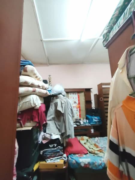 Rumah Teres 1 Tingkat untuk Dijual di Desa Ayer Hitam (Puchong) - Tan Bee Choo - Bedroom - PropertyGuru.com.my