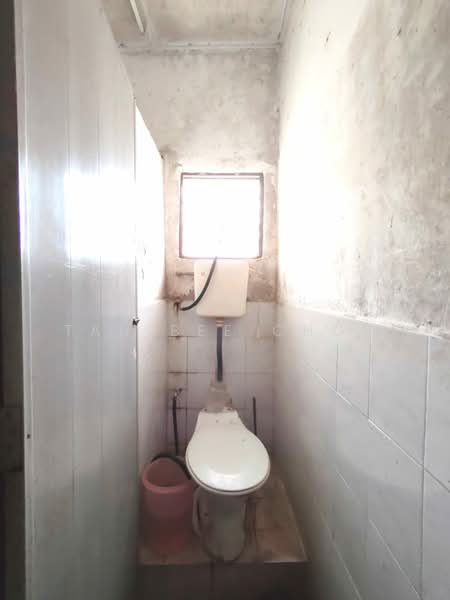 Rumah Teres 1 Tingkat untuk Dijual di Desa Ayer Hitam (Puchong) - Tan Bee Choo - Bathroom - PropertyGuru.com.my