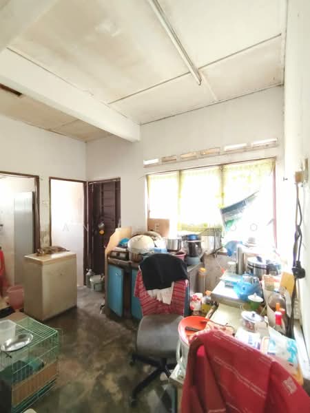 Rumah Teres 1 Tingkat untuk Dijual di Desa Ayer Hitam (Puchong) - Tan Bee Choo - Kitchen - PropertyGuru.com.my