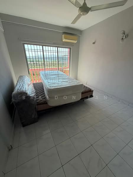 Pangsapuri untuk Disewa di Anggerik Villa 2 Apartment - Braedon Tan - Bedroom - PropertyGuru.com.my