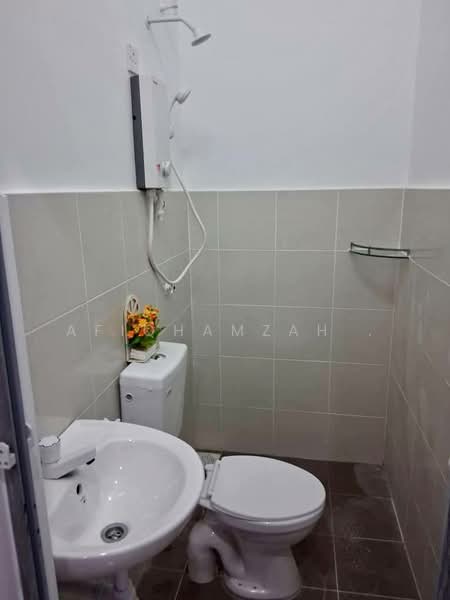 Terraced House for Rent in Seberang Perai (Penang) - AfiqHamzah . - Bathroom - PropertyGuru.com.my