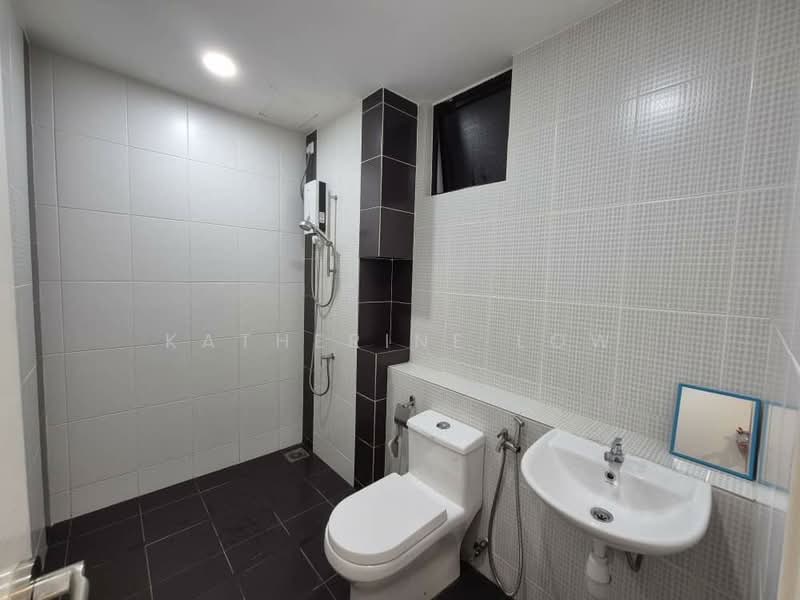 Pangsapuri untuk Dijual di Austin Regency (Pangsapuri Austin Perdana) - Katherine Low - Bathroom - PropertyGuru.com.my