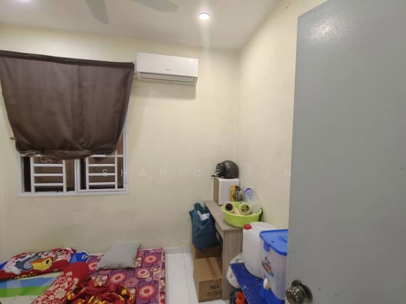 Service Residence for Sale at Jentayu Residensi @ Tampoi - Shanice Tan - Bedroom - PropertyGuru.com.my