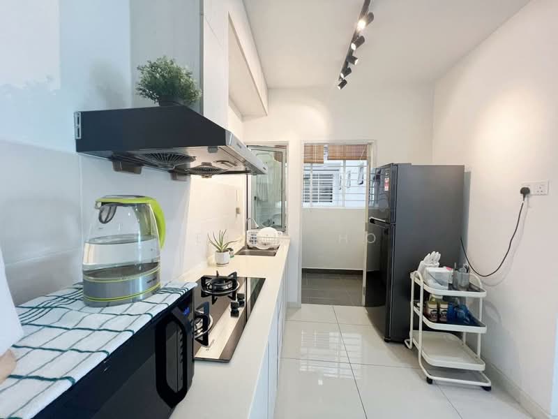 Service Residence for Sale at Savanna Executive Suite @ Southville City - Wennie Ho - Kitchen - PropertyGuru.com.my