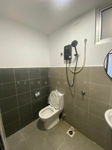 Pangsapuri untuk Disewa di Residensi Akasia Jubilee - Azura Hariri - Bathroom - PropertyGuru.com.my