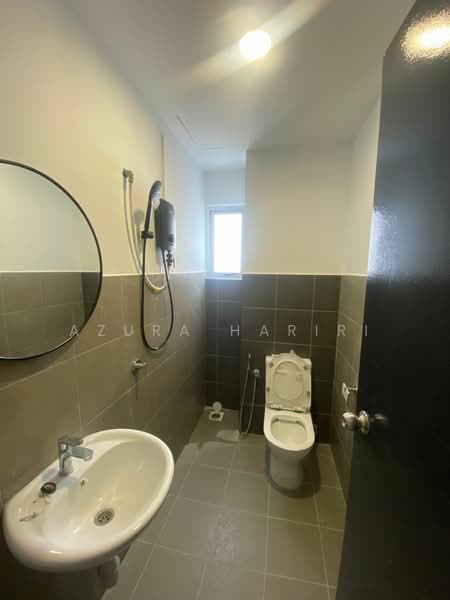 Pangsapuri untuk Disewa di Residensi Akasia Jubilee - Azura Hariri - Bathroom - PropertyGuru.com.my