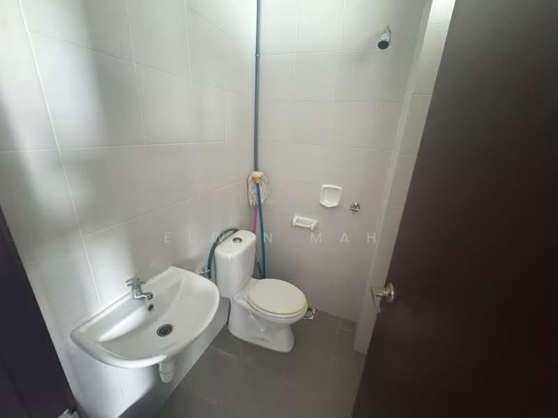 2-storey Terraced House for Sale in M Residence (Rawang) - Elwin Mah - Bathroom - PropertyGuru.com.my