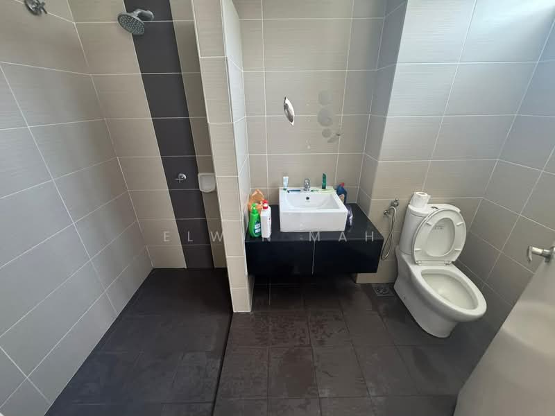 2-storey Terraced House for Sale in M Residence (Rawang) - Elwin Mah - Bathroom - PropertyGuru.com.my