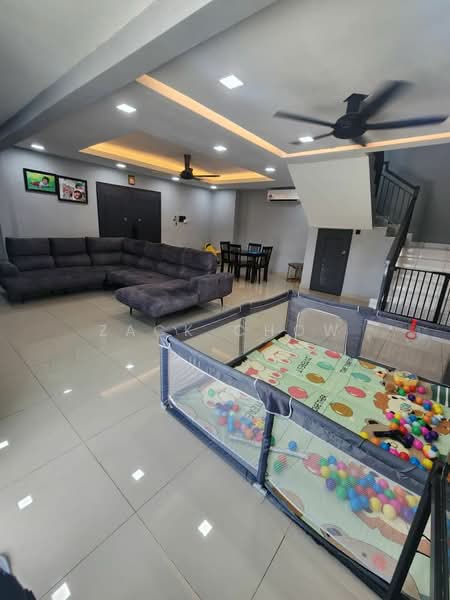 Rumah Teres 2 Tingkat untuk Dijual di Bandar Tiram (Ulu Tiram) - Zack Chow - Living Room - PropertyGuru.com.my
