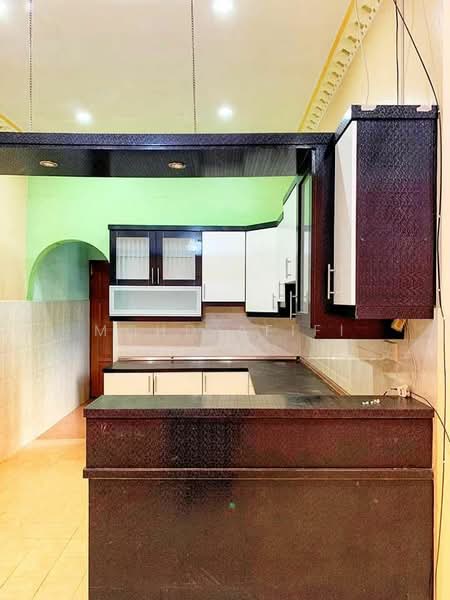 Semi-Detached House for Sale in Taman Tuanku Jaafar (Sungai Gadut) - Mohd Afifi - Kitchen - PropertyGuru.com.my