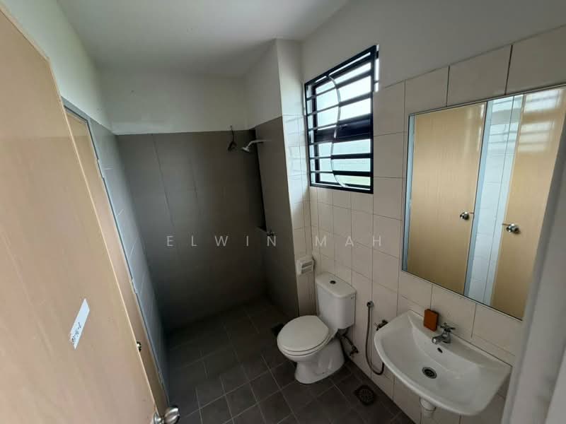 2-storey Terraced House for Sale in Bandar Tasik Puteri (Rawang) - Elwin Mah - Bathroom - PropertyGuru.com.my
