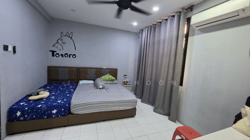 2-storey Terraced House for Sale in Taman Putri (Kulai) - Jack Phoon - MASTER BEDROOM - PropertyGuru.com.my