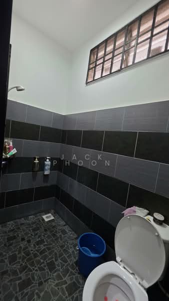 2-storey Terraced House for Sale in Taman Putri (Kulai) - Jack Phoon - BATHROOM SHARE - PropertyGuru.com.my