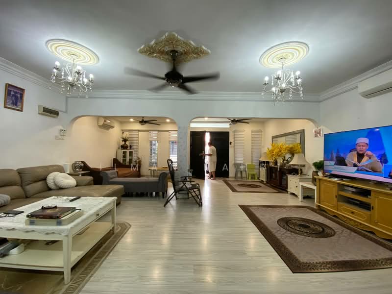 Rumah Teres 2 Tingkat untuk Dijual di Taman Selayang Indah (Selayang) - Ilman Nahri - Living Room - PropertyGuru.com.my