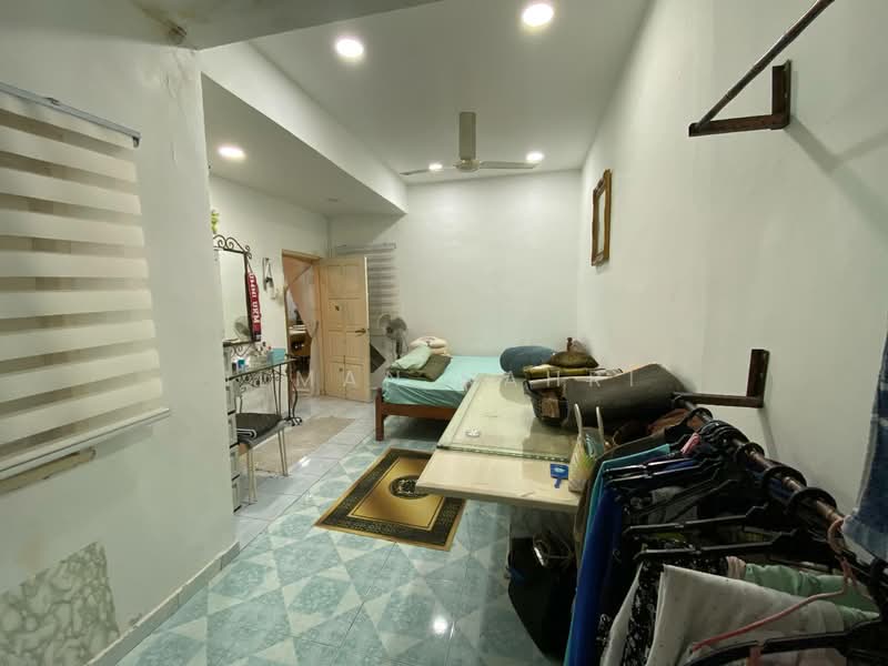 Rumah Teres 2 Tingkat untuk Dijual di Taman Selayang Indah (Selayang) - Ilman Nahri - Bedroom - PropertyGuru.com.my