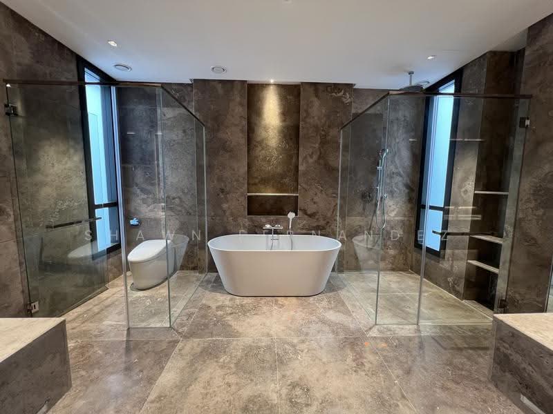 Kondominium untuk Disewa di The Peak - Shawn Fernandez - Master Bathroom - PropertyGuru.com.my