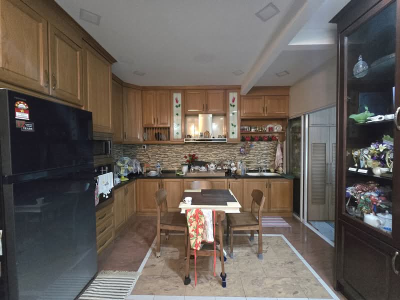 2-storey Terraced House for Sale in Usj 22 (Subang Jaya) - Henrick Tan - Kitchen - PropertyGuru.com.my