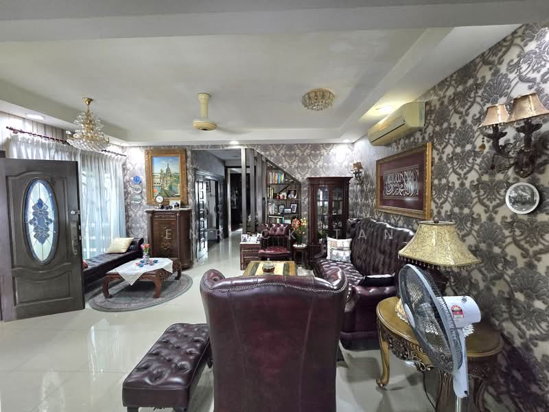 2-storey Terraced House for Sale in Usj 22 (Subang Jaya) - Henrick Tan - Living Room - PropertyGuru.com.my