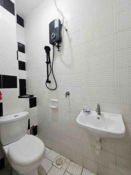 Service Residence for Rent at The Sky Executive Suites - YC Fung - Bathroom - PropertyGuru.com.my