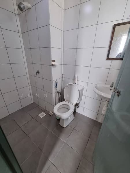 Servis Apartment untuk Dijual di The Stone - Jennifer Lee - Bathroom - PropertyGuru.com.my