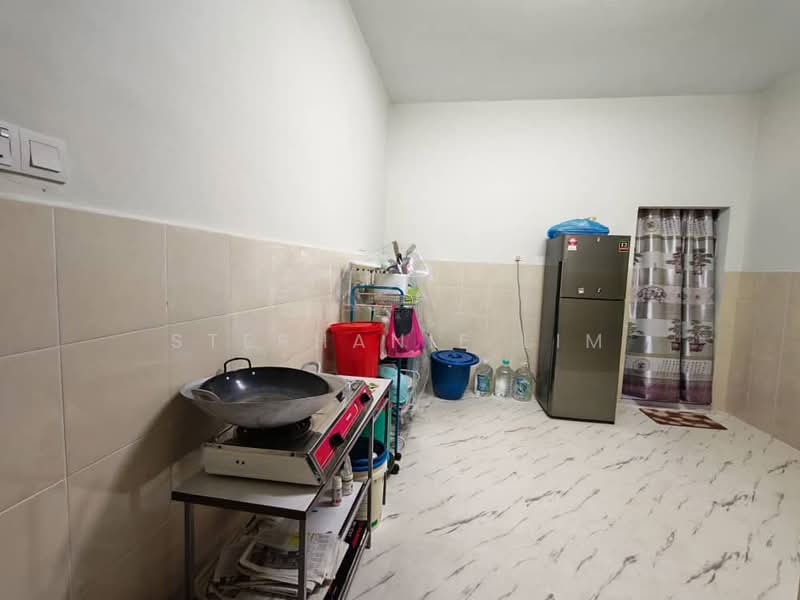Rumah Teres 2 Tingkat untuk Disewa di Kampung Teluk Panglima Garang (Telok Panglima Garang) - Stephanie Lim - Kitchen - PropertyGuru.com.my
