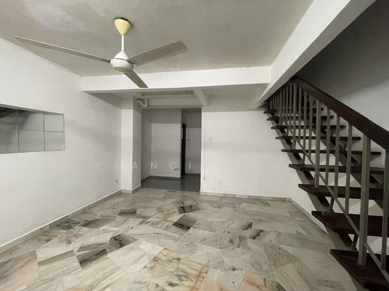 2-storey Terraced House for Rent in Taman Industri Bolton (Batu Caves) - Francis Soh - Living Room - PropertyGuru.com.my