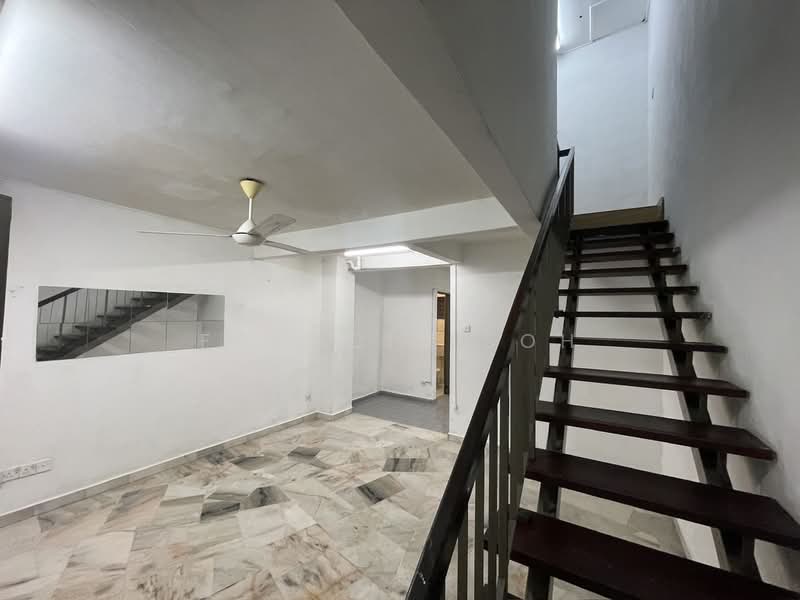 2-storey Terraced House for Rent in Taman Industri Bolton (Batu Caves) - Francis Soh - Living Room - PropertyGuru.com.my