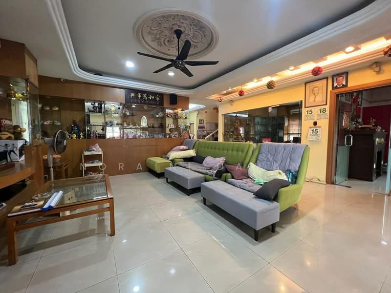 Rumah Banglo untuk Dijual di Kajang (Selangor) - Noraini Dahan - Living Room - PropertyGuru.com.my