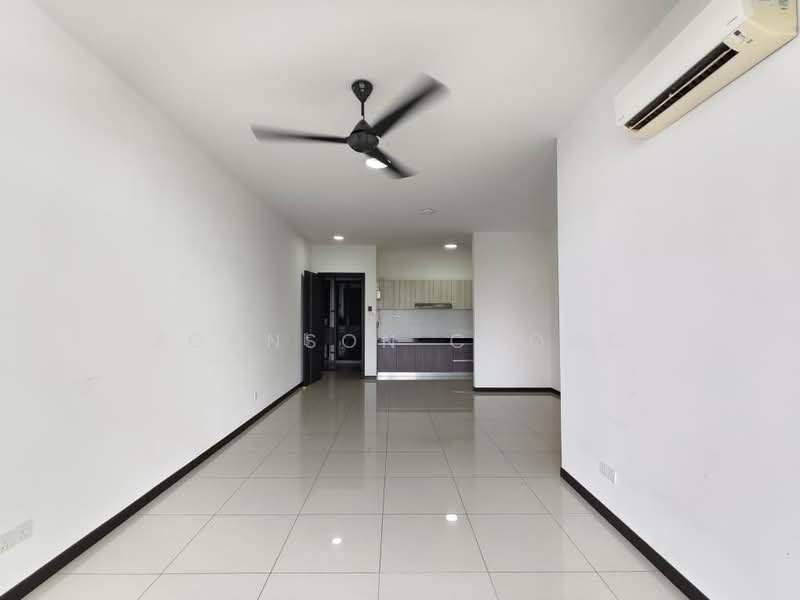 Servis Apartment untuk Dijual di Molek Regency - Johnson Chong - Living Room - PropertyGuru.com.my