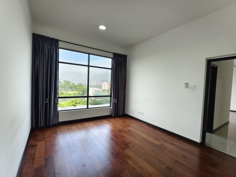 Servis Apartment untuk Dijual di Molek Regency - Johnson Chong - Living Room - PropertyGuru.com.my