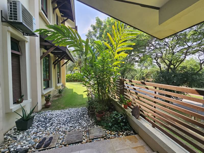 Rumah Berkembar untuk Dijual di Bukit Jelutong (Shah Alam) - Winny Su - Exterior - PropertyGuru.com.my