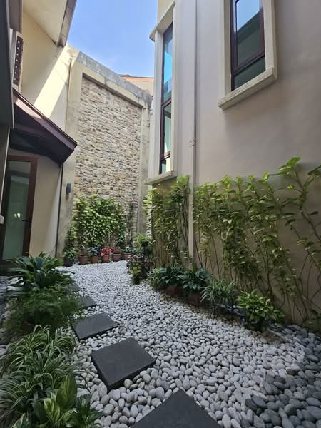 Rumah Berkembar untuk Dijual di Bukit Jelutong (Shah Alam) - Winny Su - Exterior - PropertyGuru.com.my