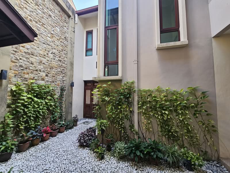 Rumah Berkembar untuk Dijual di Bukit Jelutong (Shah Alam) - Winny Su - Exterior - PropertyGuru.com.my