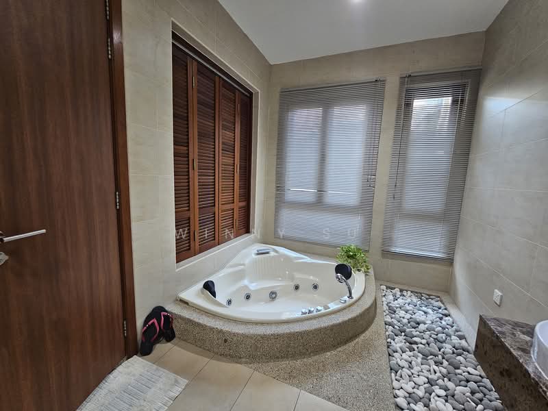 Rumah Berkembar untuk Dijual di Bukit Jelutong (Shah Alam) - Winny Su - Bathroom - PropertyGuru.com.my