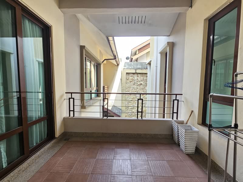 Rumah Berkembar untuk Dijual di Bukit Jelutong (Shah Alam) - Winny Su - Balcony - PropertyGuru.com.my