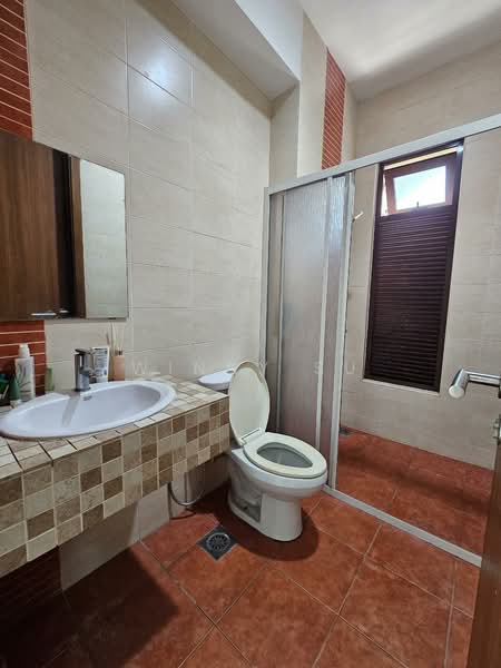Rumah Berkembar untuk Dijual di Bukit Jelutong (Shah Alam) - Winny Su - Bathroom - PropertyGuru.com.my