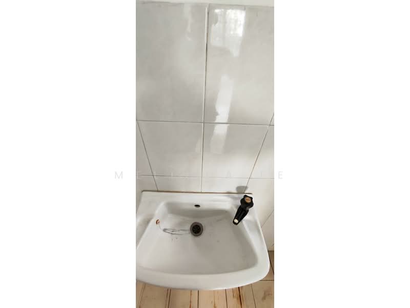 Rumah Flat untuk Dijual di Sri Intan - Melinda Ee - Bathroom - PropertyGuru.com.my