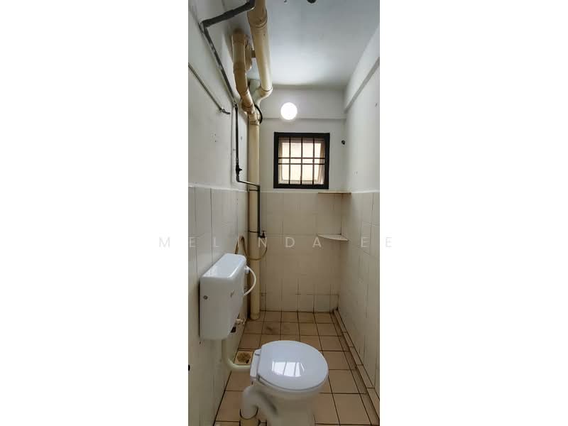 Rumah Flat untuk Dijual di Sri Intan - Melinda Ee - Bathroom - PropertyGuru.com.my