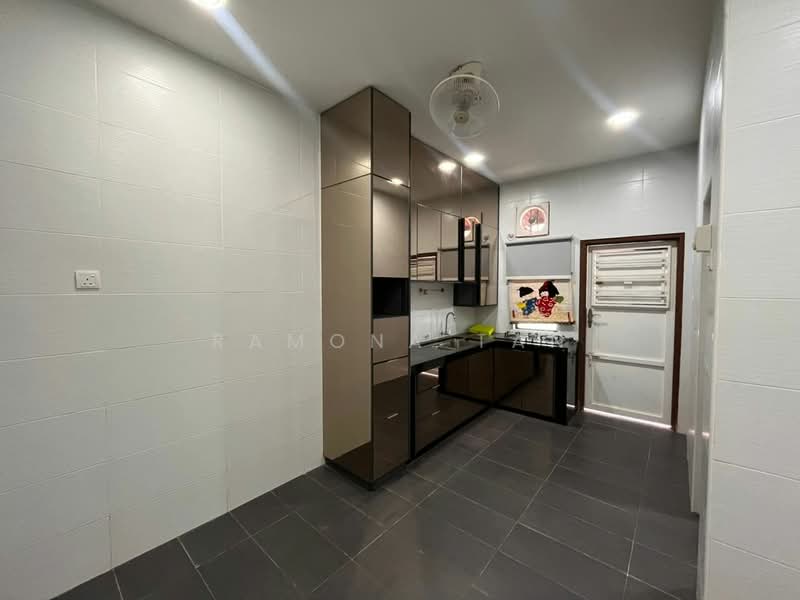 Terraced House for Sale in Bukit Beruang (Bukit Baru) - Ramona Tan - Kitchen - PropertyGuru.com.my