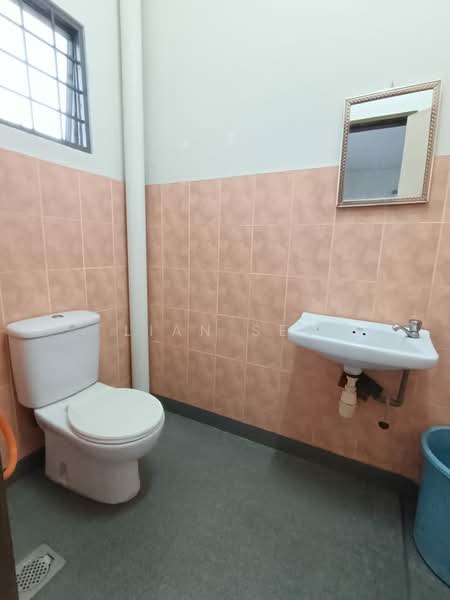 2-storey Terraced House for Rent in Klang (Selangor) - Lian See - Bathroom - PropertyGuru.com.my