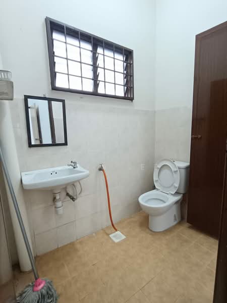 2-storey Terraced House for Rent in Klang (Selangor) - Lian See - Bathroom - PropertyGuru.com.my