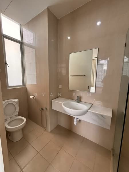 Kondominium untuk Disewa di Millennium Tower - Ryan Sim - Bathroom - PropertyGuru.com.my