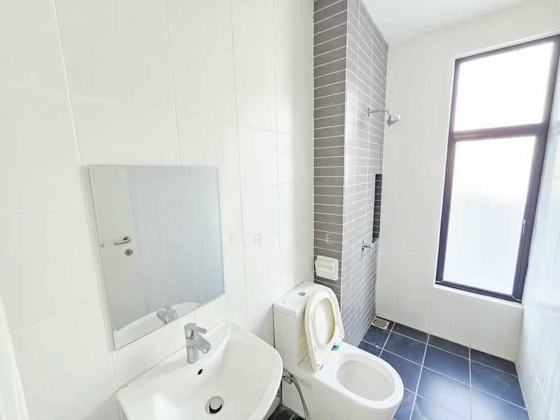 Zero-Lot Bungalow for Sale in Setia Ecohill (Semenyih) - Dexter Yeong - Bathroom - PropertyGuru.com.my