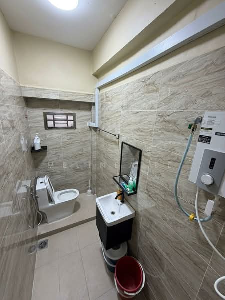 Rumah Teres 2 Tingkat untuk Dijual di Taman Bukit Gemilang (Skudai) - Melinda Ee - Bathroom - PropertyGuru.com.my