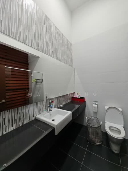 Rumah Banglo untuk Dijual di Kulai (Johor) - May Chong - Bathroom - PropertyGuru.com.my